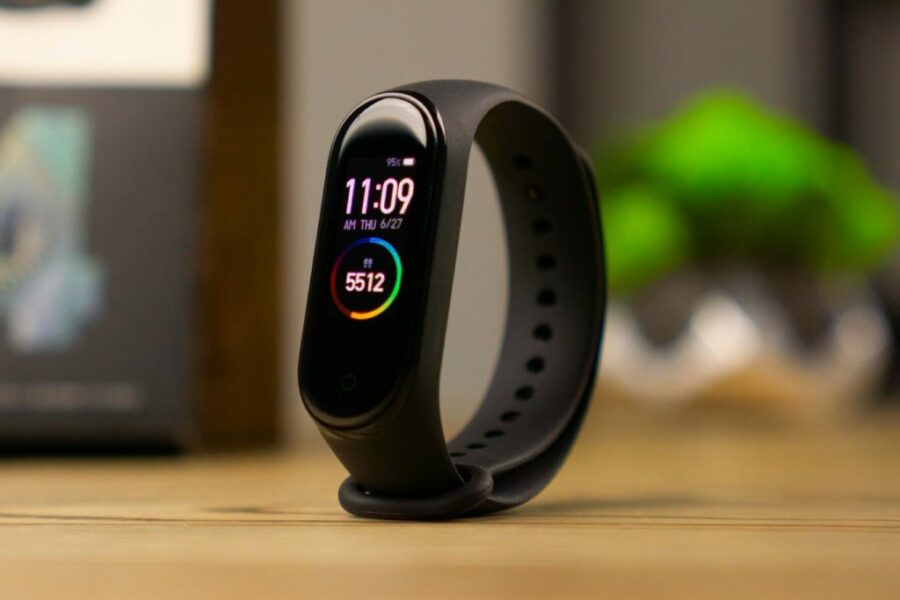 Mi Band 4 проти Mi Band 3: чи варто оновлювати фітнес-браслет