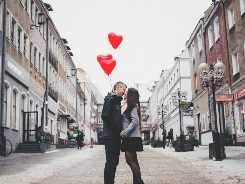 Валентинка – для розминки, а подарунки від Фокстрот