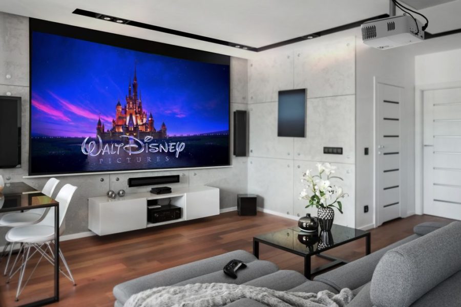 Чесний гайд по вибору проектора для домашнього перегляду і бізнесу