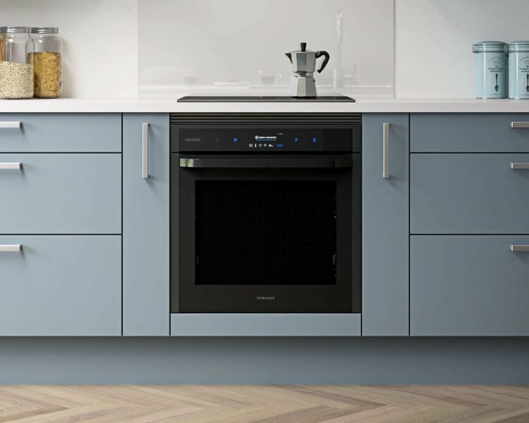 Як вибрати духову шафу: визначаємося з параметрами вбудованої техніки