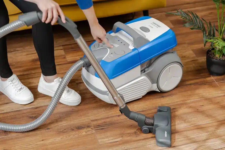 Як користуватися мийним пилососом Зелмер: від сухого прибирання до миття килимів