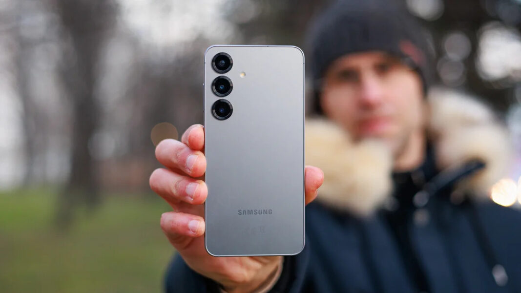 Samsung Galaxy S25 наприкінці 2025-го: огляд найзбалансованішого флагмана року