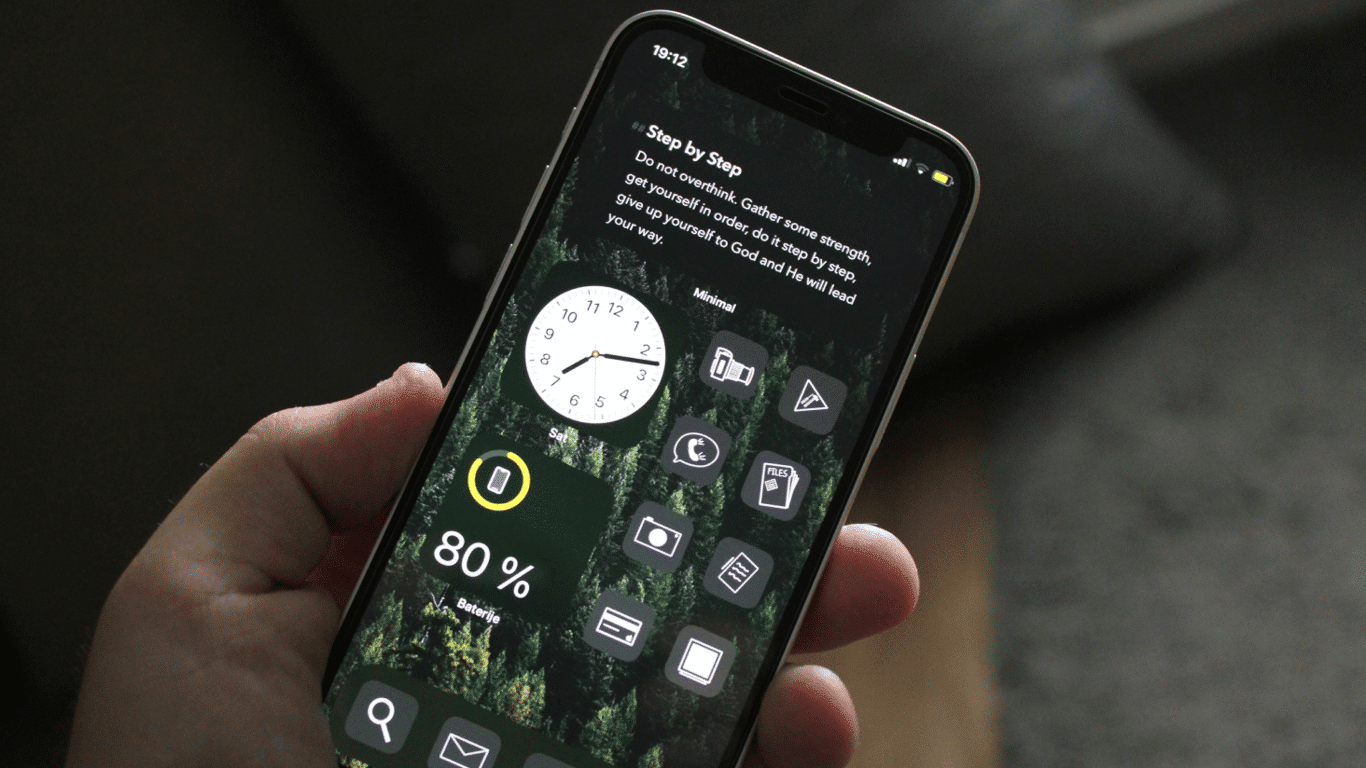 Смартфон почав гальмувати: 6 порад, як його прискорити