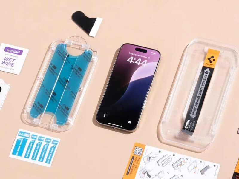 Как наклеить защитное стекло на телефон дома: пошаговая инструкция