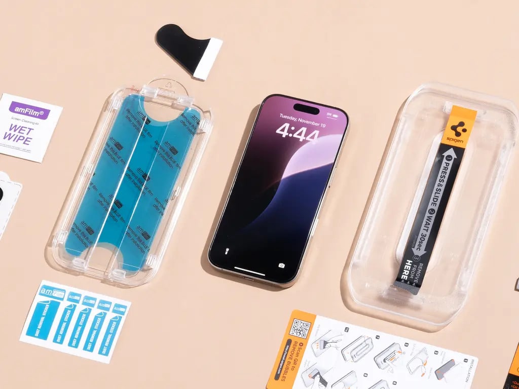 Как наклеить защитное стекло на телефон дома: пошаговая инструкция