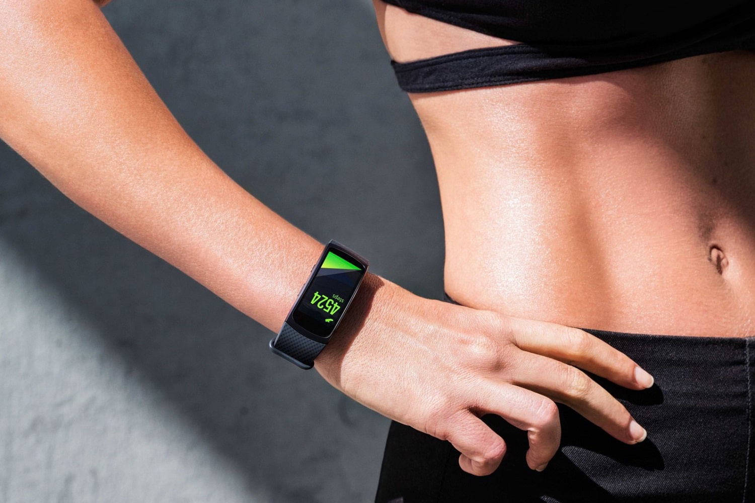 Як підключити фітнес-браслет до телефона: покрокове керівництво 2025