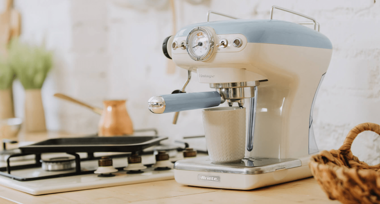 Це ідеальна кухня: техніка у синіх тонах