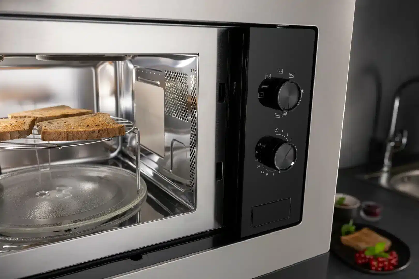 Очищення парою (AquaClean) проти традиційної хімії: тест ефективності систем самоочищення НВЧ