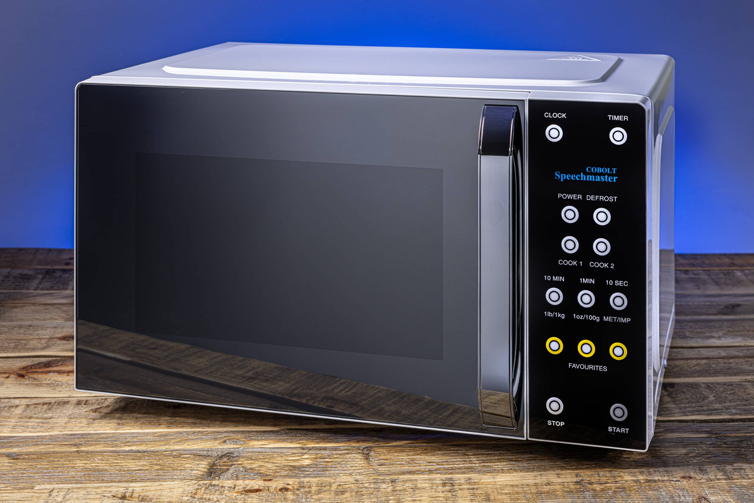 Гудит, искрит или трещит? Диагностика неисправностей микроволновки по звуку