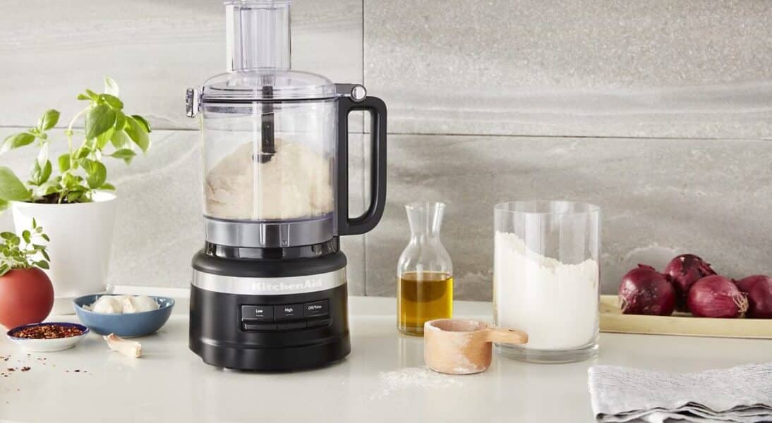 Блендери для приготування тіста: огляд можливостей