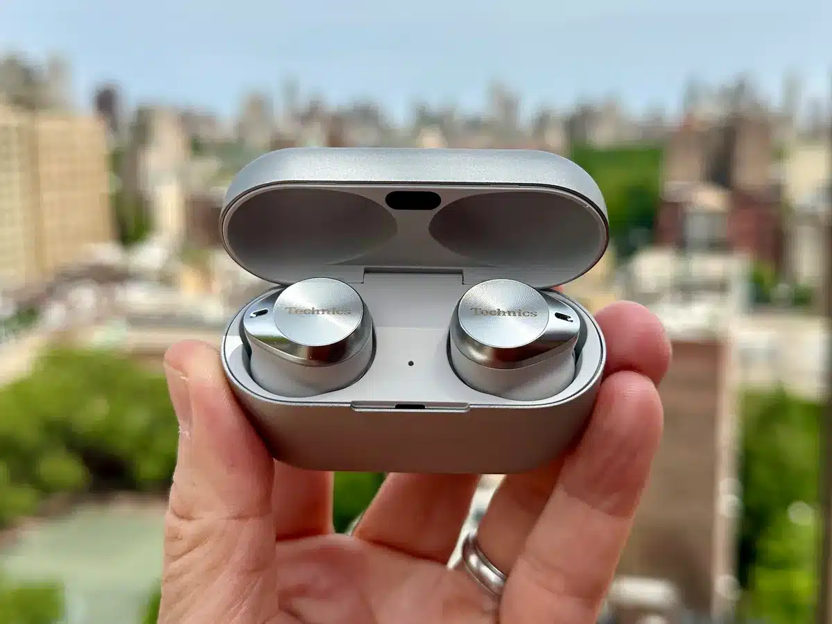 Рейтинг вакуумных наушников: топ-10 моделей