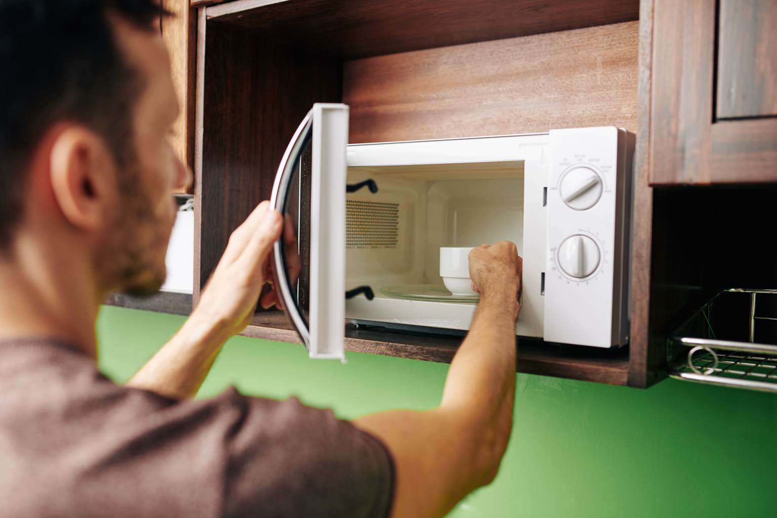 Секрети ідеального розігріву: як правильно користуватися мікрохвильовою піччю