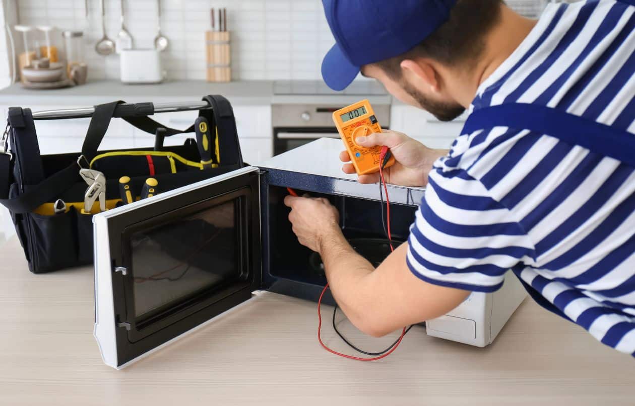 Мікрохвильова піч перестала гріти: аналіз 7 типових несправностей