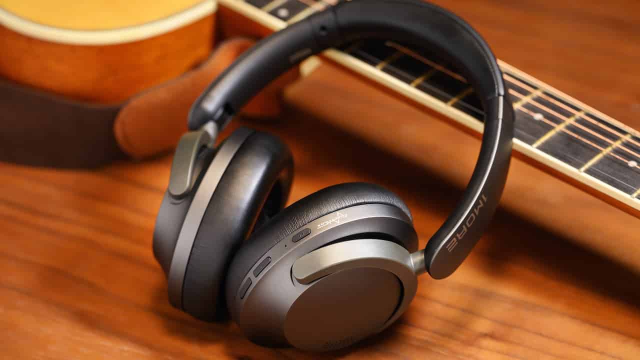 Гід із вибору навушників із шумозаглушенням: 4 головні параметри