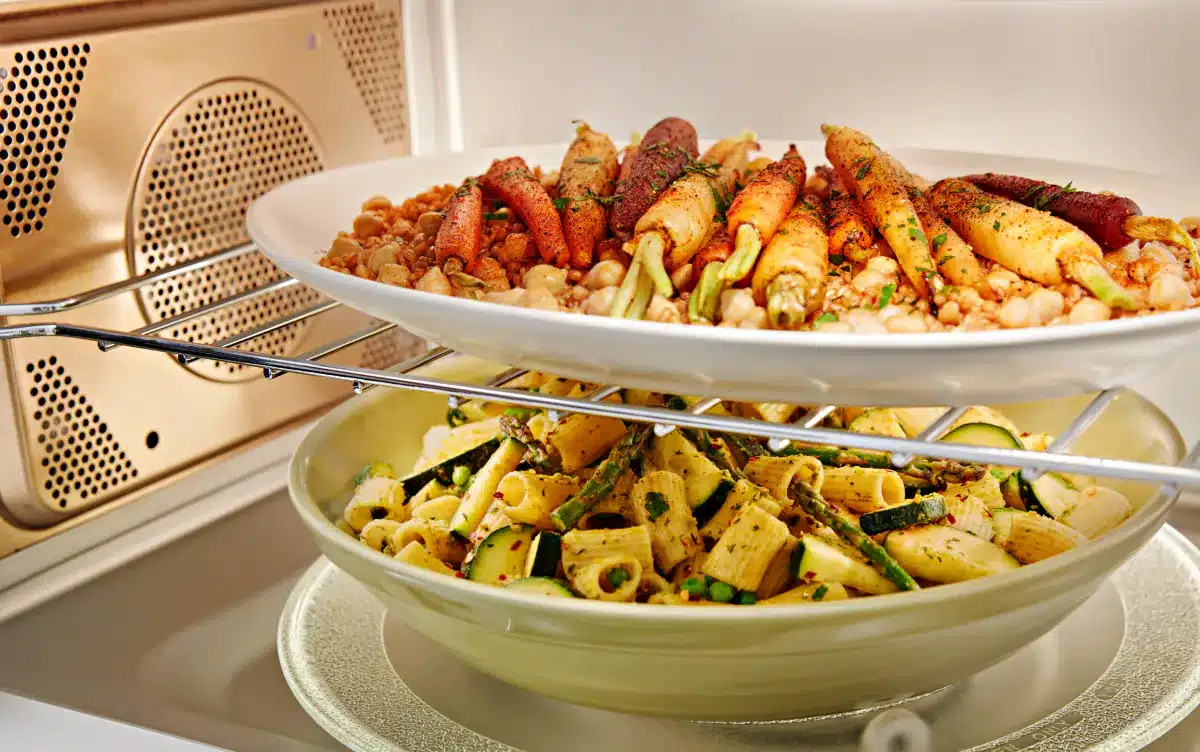 Мікрохвильова піч замість духовки: реальний досвід