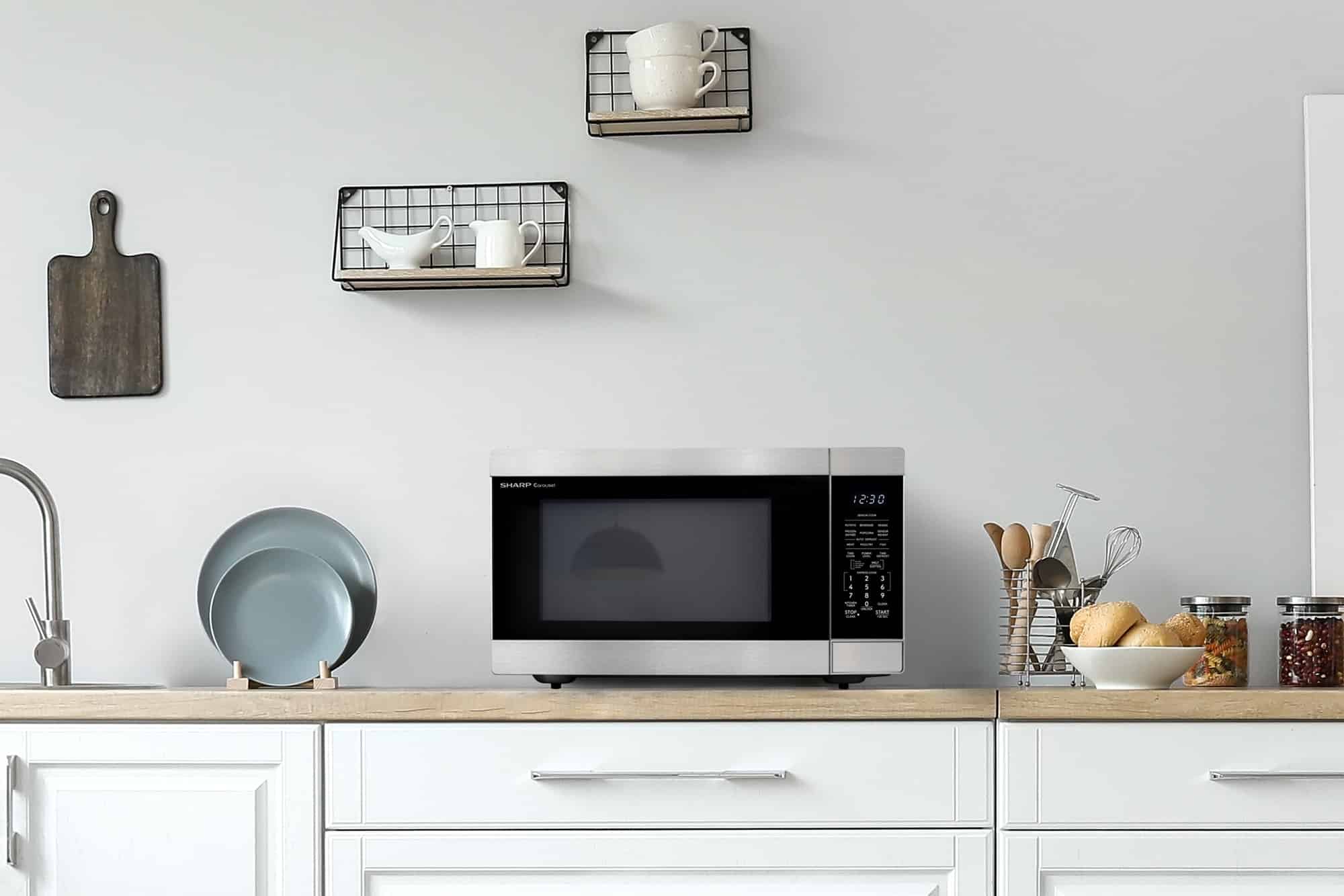 Чому відмовила сенсорна панель мікрохвильовки: 5 головних причин