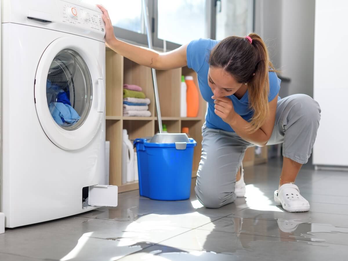 Пральна машина не зливає воду: причини та 5 способів вирішення