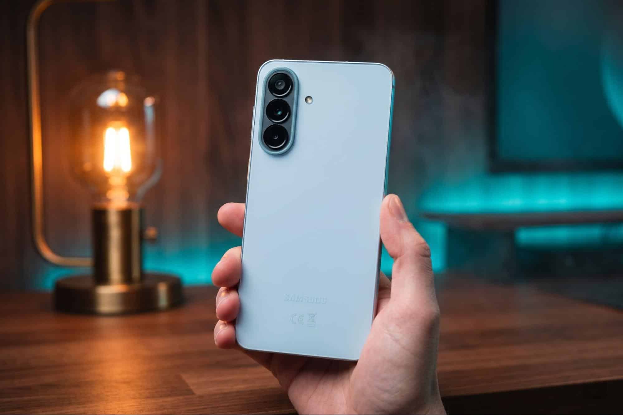 Samsung Galaxy A57 — обзор смартфона, цены и кому он подойдет