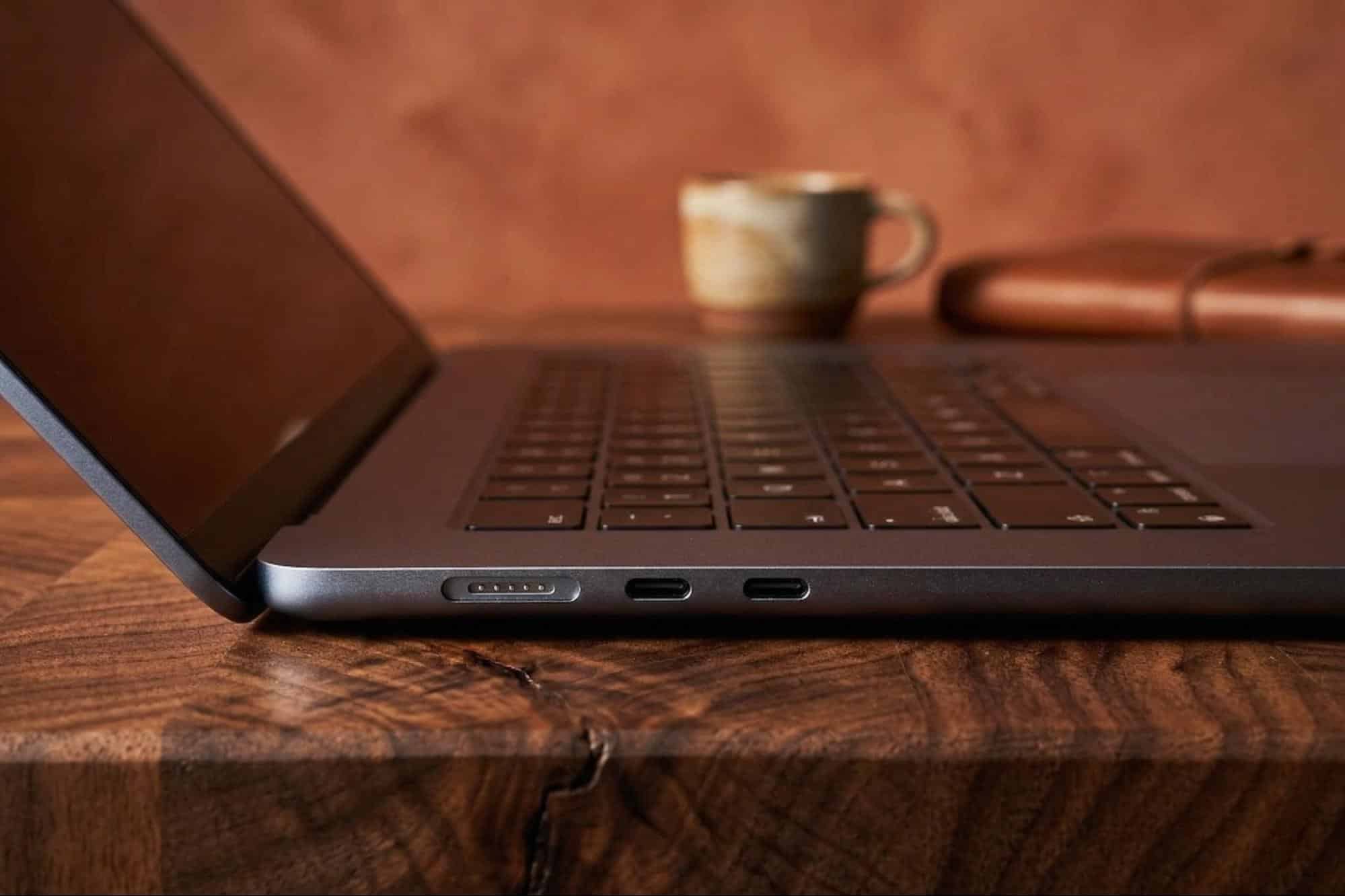 Огляд MacBook Air M5