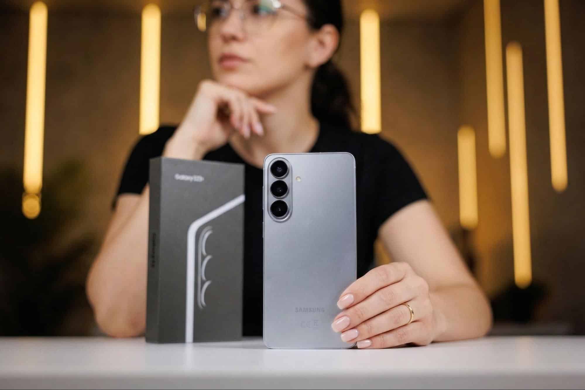 Огляд Samsung Galaxy S26+